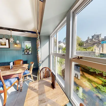 The Kings Arms Hotel